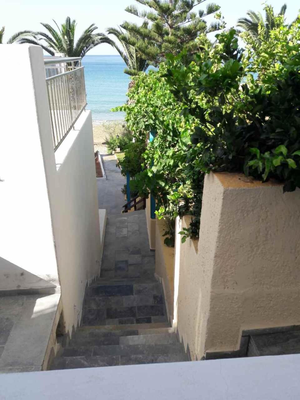 Blue Ocean Apartments Makriyialos Bagian luar foto