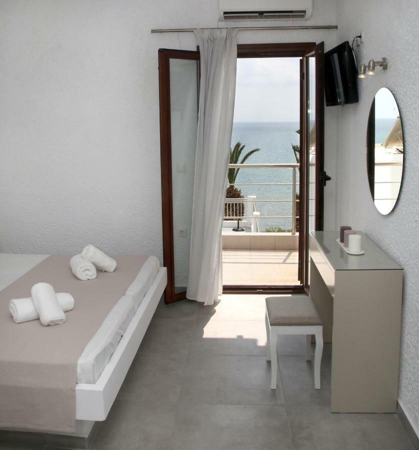 Blue Ocean Apartments Makriyialos Bagian luar foto