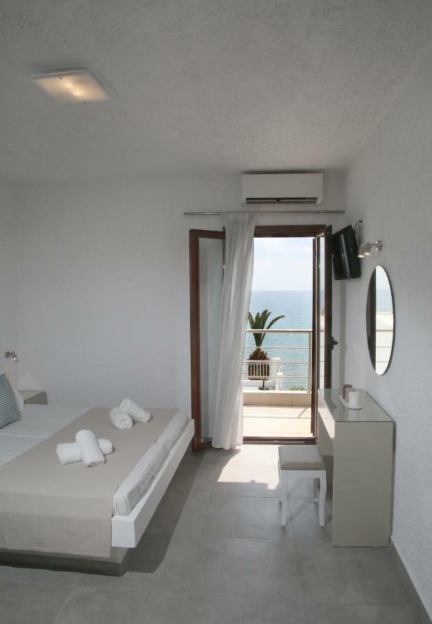 Blue Ocean Apartments Makriyialos Bagian luar foto